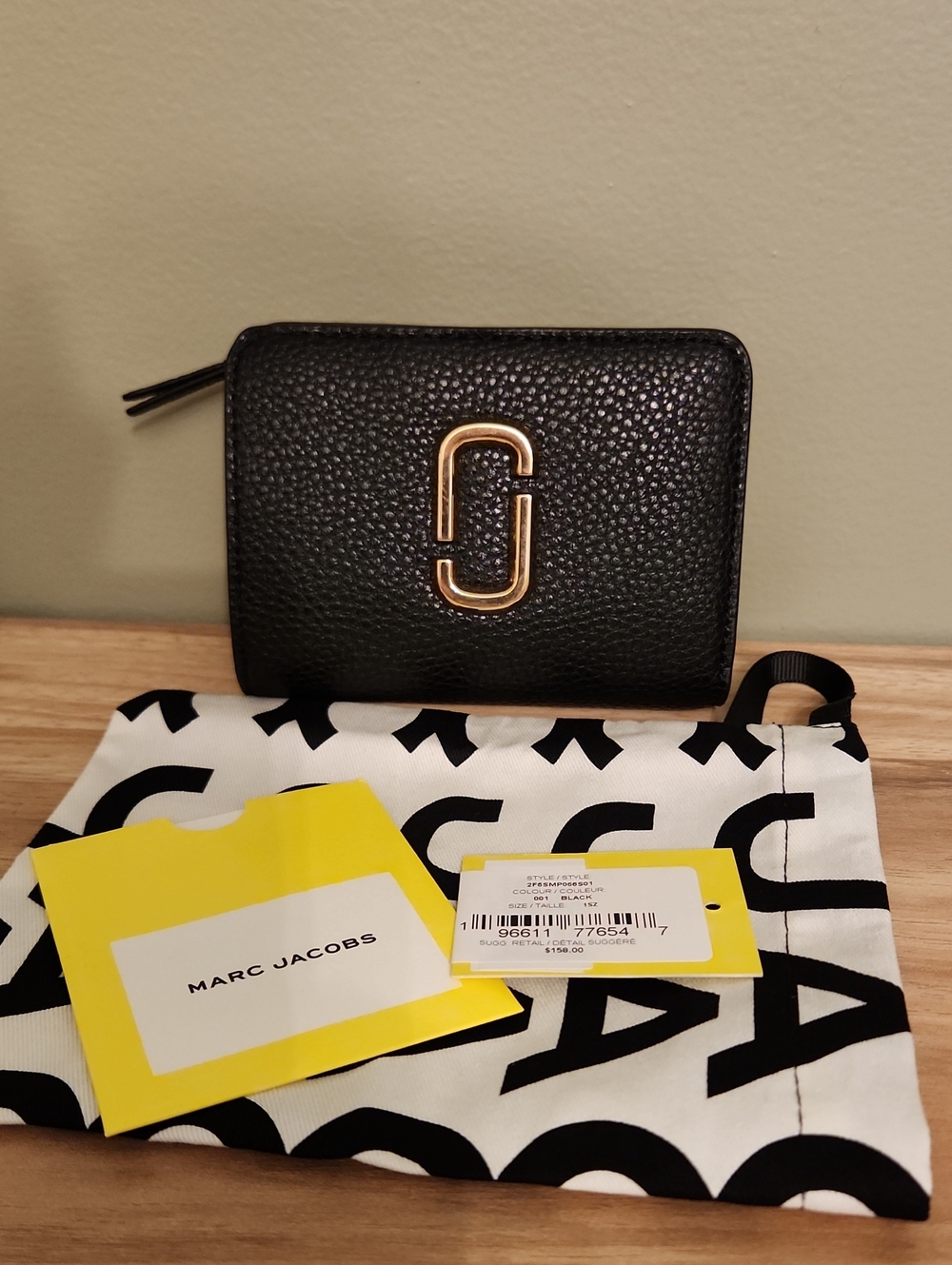 Marc Jacobs Black Pebbled Leather Zip Card Holder with Gold Hardware